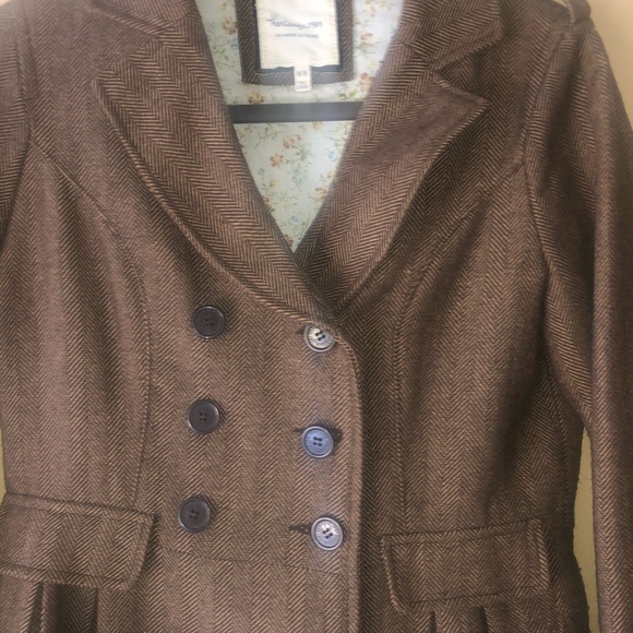 Coat - Picture 3 of 9